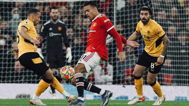 Manchester United, Wolverhampton'a tek golle kaybetti