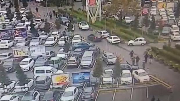 İBB Gençlik ve Spor Müdürü'nün yol verme kavgası kamerada