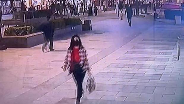 Adım adım takip etti, cebinden böyle çaldı!