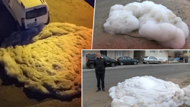 Pendik'te rögardan sızan köpük mahalle sakinlerini tedirgin etti! 'Sürekli çoğalıyor'