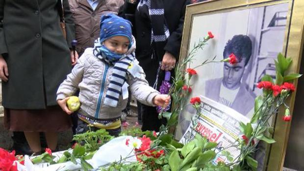 Gazeteci Metin Göktepe mezarı başında anıldı