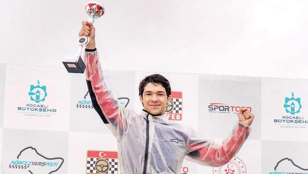 15’lik şampiyon Formula 4 yolcusu