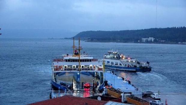Çanakkale'de tüm feribot seferleri iptal