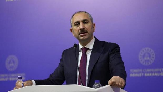 Bakan Gül: Binaya 'hukuk fakültesi' tabelası asılması onu hukuk fakültesi yapmaz