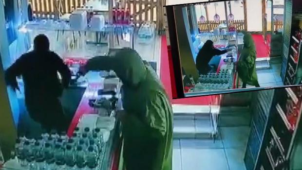 Arnavutköy'de çiğ köftecide dehşet anları