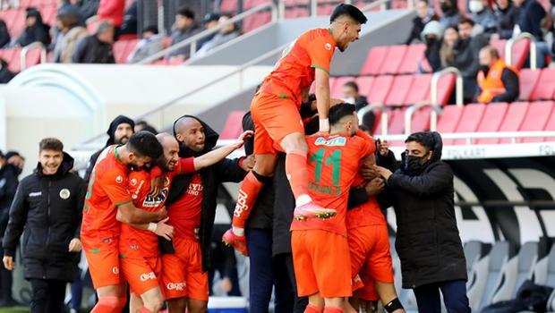 Alanyaspor'dan galibiyet yorumu! '90 dakikaya yaymaya çalışacağız'