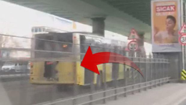 Şişli'de ilginç anlar! Otobüsünün arkasında görüntülendi