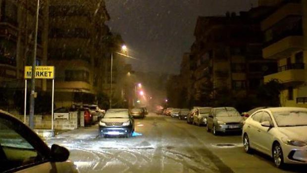 Ankara'da beklenen kar yağışı başladı