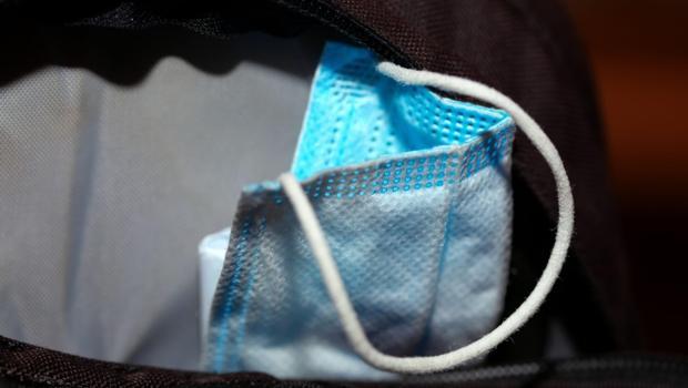 En büyük maske kullanım hataları! 'Faydadan çok zararı olur...'