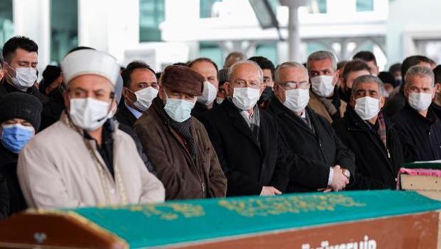 Kılıçdaroğlu, iktisatçı Ekzen'in cenaze törenine katıldı