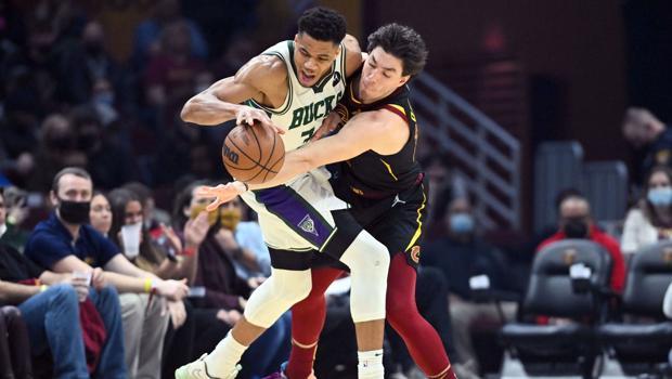 Cedi Osman'dan kariyer rekoru! Giannis'i yıktılar...