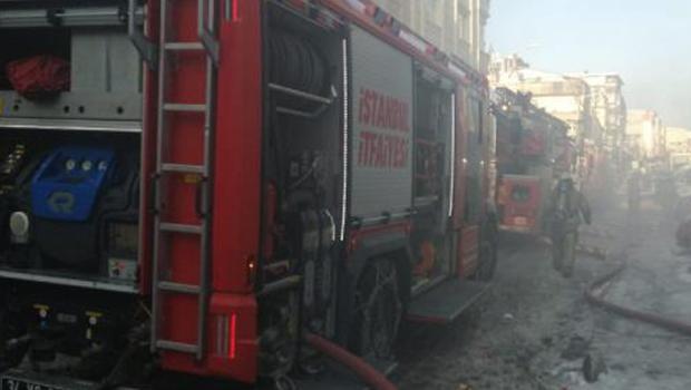 Bahçelievler'de zincir market şubesinde korkutan yangın