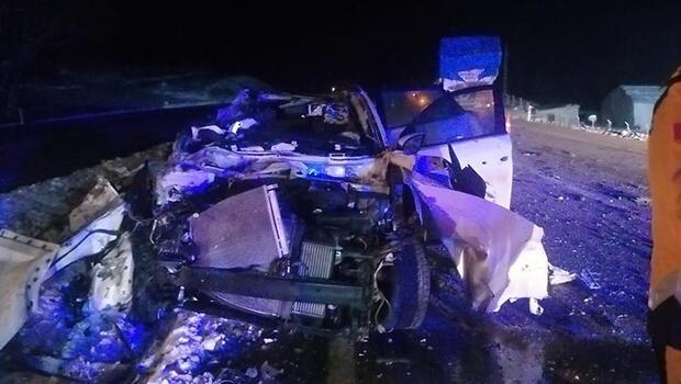 Yozgat'ta korkunç kaza! Otomobil hurdaya döndü: 3 ölü, 2 yaralı