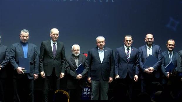 Medeniyet Derneği 10. Yıl Vefa Buluşması Emek Sineması'nda düzenlendi