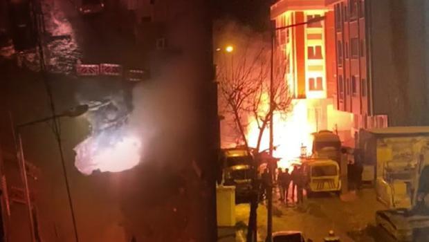 Sultangazi'de korku dolu anlar! Mahalleliyi sokağa döken patlama