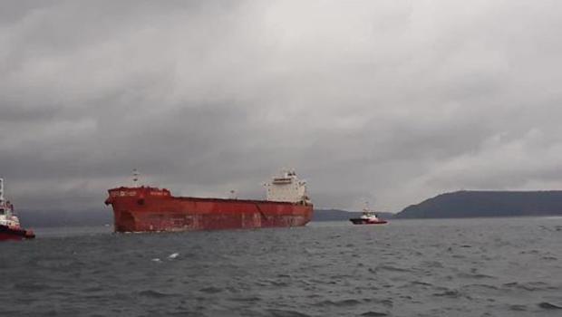 Çanakkale Boğazı'nda kuru yük gemisi arıza yaptı