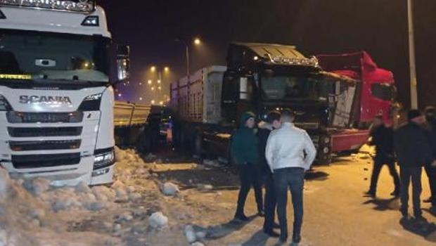 Düzce'de zincirleme kaza: 25 araç birbirine girdi