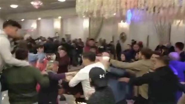 Düğün savaş alanına döndü! Çok sayıda yaralı var