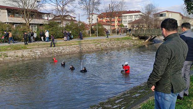 Günlerdir kayıp... Eşyaları dere kenarında bulundu