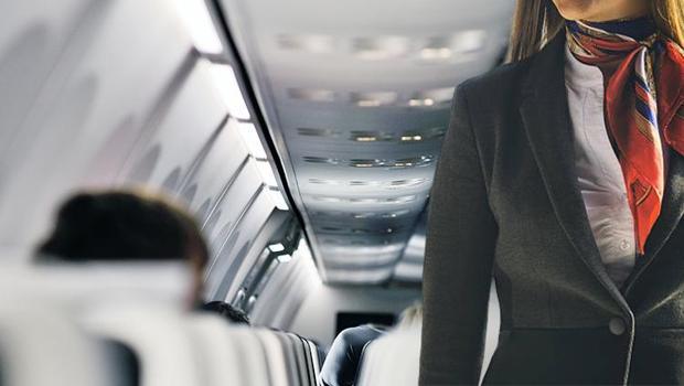 Business class tartışması... Kraliçe'nin avukatı uçaktan atıldı!