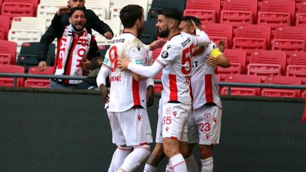 Samsunspor, Denizlispor'a gol oldu yağdı! Yasin Öztekin'den hat-trick...