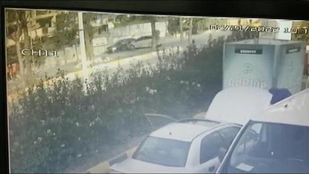 Esenyurt'ta hatalı 'U' dönüşü kaza yaptırdı! 2 yaralı