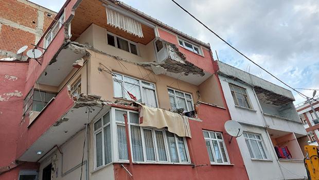 Küçükçekmece’de balkonu çöktü! 'Deprem oldu sandık'