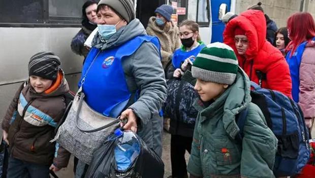 Ukrayna savaşa hazırlanıyor! Çocukların kıyafetlerine 'kan grubu etiketi' zorunluluğu