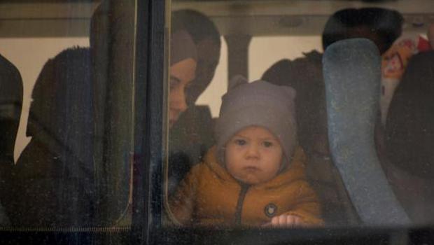 Kırım Türklerinden 45 kişilik ilk kafile Ukrayna'dan Türkiye'ye getirildi