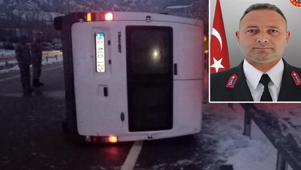 Tokat'ta askeri personeli taşıyan servis devrildi: 1 şehit, 3 yaralı