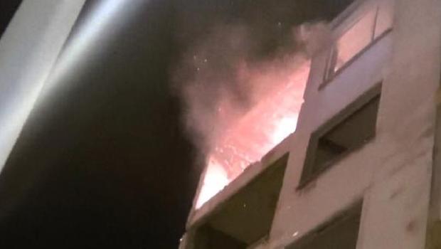 Silivri'de 5 katlı binada yangın!