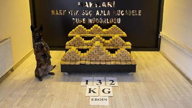 Depoya gizlenen 132 kilo eroini 'Ayzek' buldu