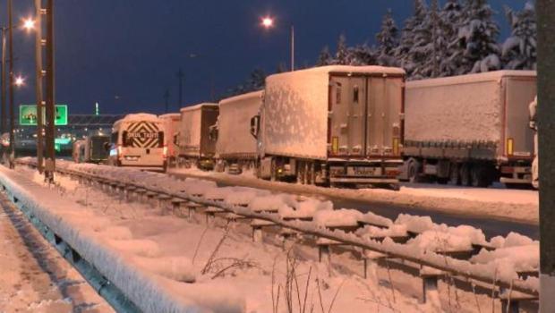 Son dakika! İstanbul Valiliği duyurdu: Kamyon ve tırların girişi yasaklandı