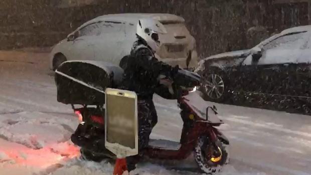 Bursa'da yoğun kar: Sürücüler hazırlıksız yakalandı