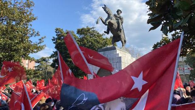 Onur Anıtı’na saldıran kuzenlere 'alt sınırdan uzaklaştırılarak' ceza talebi