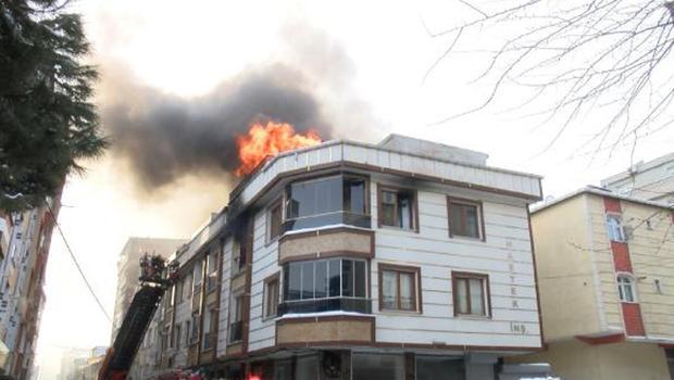 Küçükçekmece'de korkutan yangın! 5 kişi dumandan etkilendi