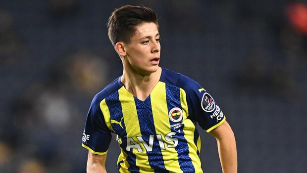 Fenerbahçe'de ilk golünü atan Arda Güler, sevincini Mesut Özil'le paylaştı