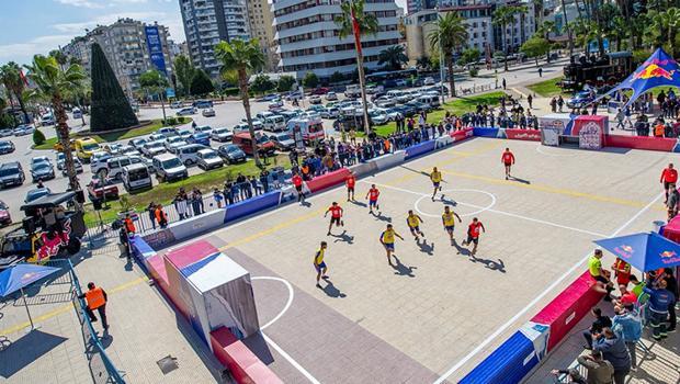 Sokak futbolu geri döndü