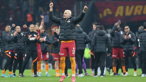 Galatasaray'dan Beşiktaş'a "Vodafone Park"lı gönderme