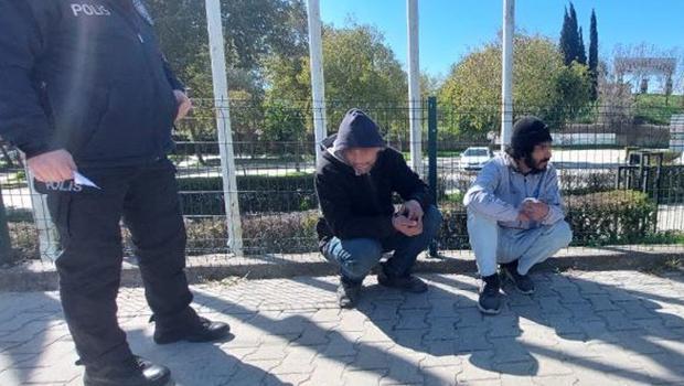 Adana'da metal levha hırsızlığı: Kaçarken yakalandılar