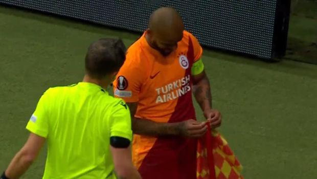Galatasaray - Barcelona maçında Marcao'dan çılgın sevinç! Korner bayrağını kırınca...