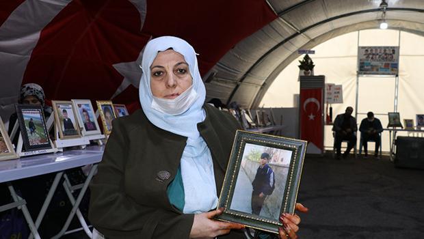 Evlat nöbetindeki anne: Oğlumun yokluğundan hasta oldum