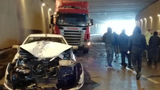 Erzincan'da zincirleme kaza! 3 TIR ile 5 otomobil birbirine girdi