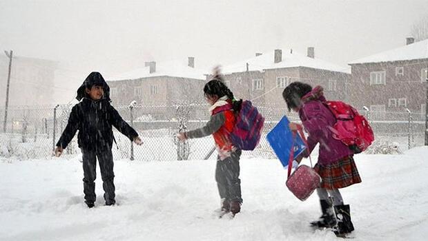 Bolu’da okullara 1 günlük kar tatili