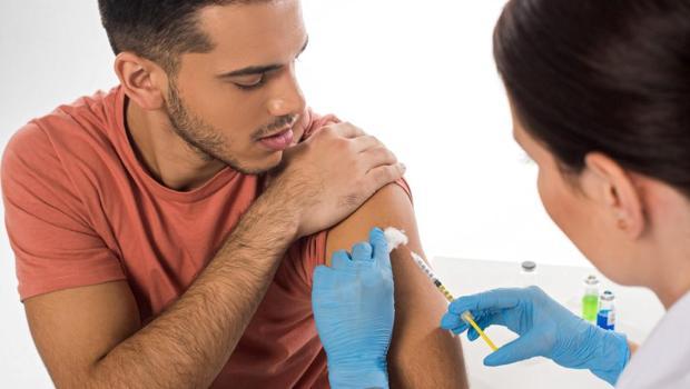 HPV sadece kadınların sorunu değil! Neden erkekler de HPV aşısı olmalı?