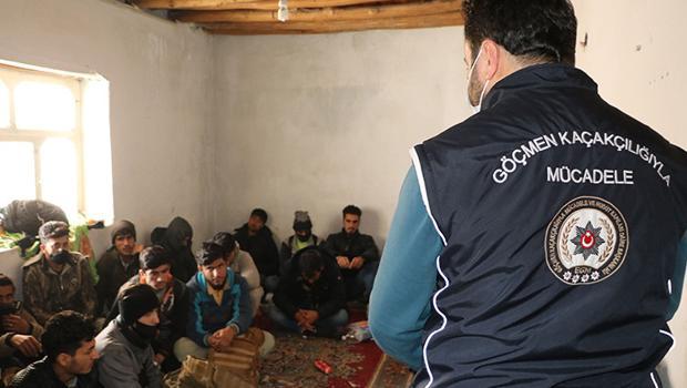 Van'da bir eve yapılan baskında 28 kaçak göçmen yakalandı