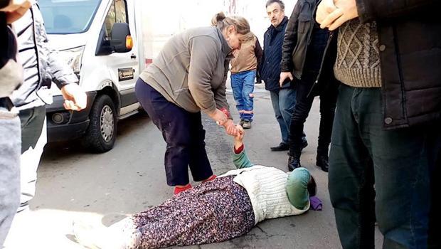 Kazada duygusal anlar: Elini ambulans gelene kadar bırakmadı