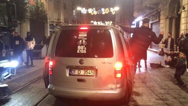 İstiklal Caddesi'nde şov yapan trafik magandaları polise yakalandı