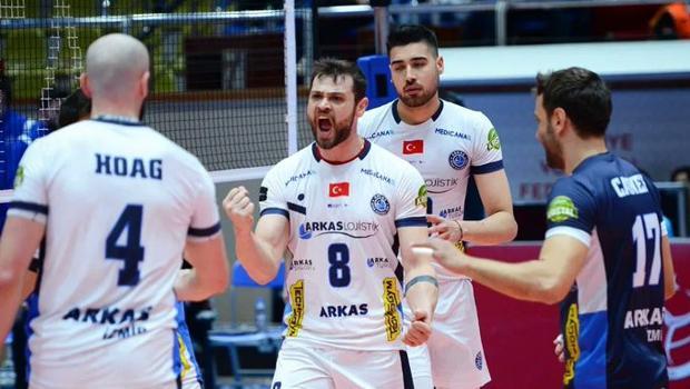 Arkas, lider Halkbank'ı devirdi! Namağlup takım kalmadı...