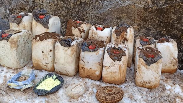 Tunceli'de teröristlerin kullandığı 2 sığınak imha edildi